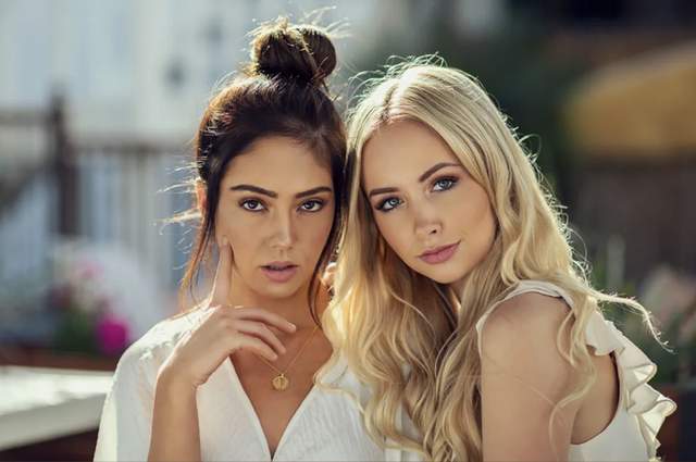 Portrait session, two friends
